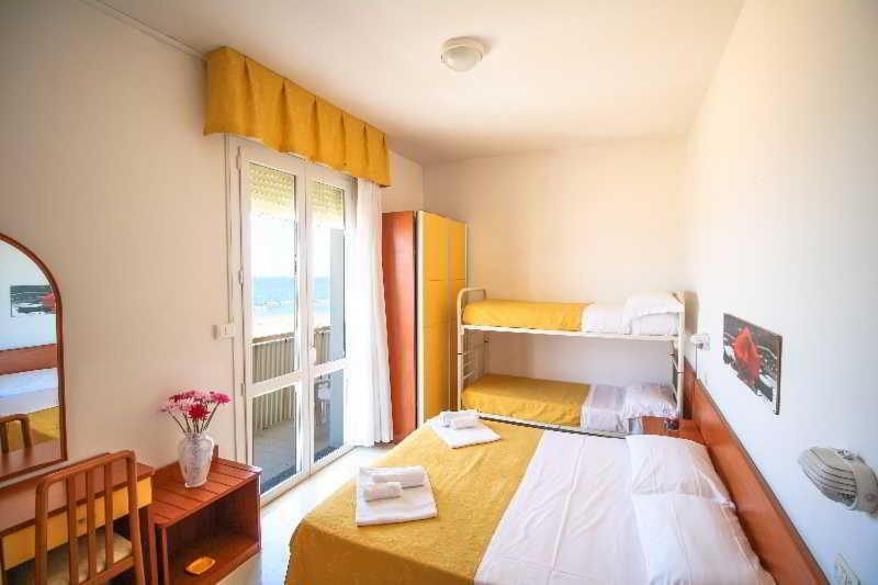 Hotel Carnaby Rimini Exterior photo