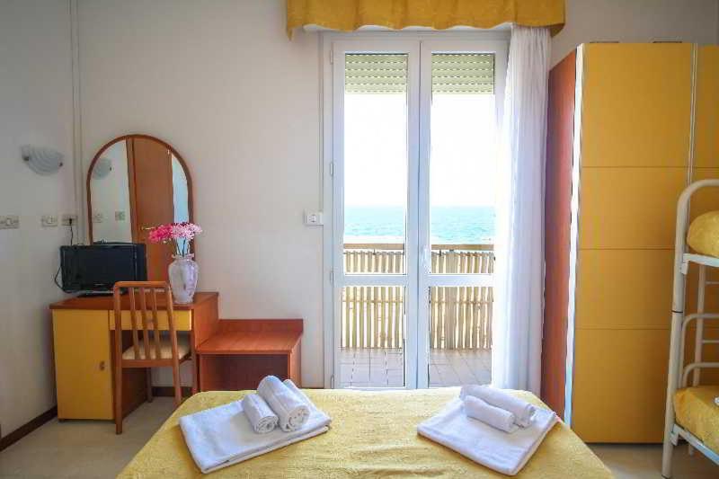 Hotel Carnaby Rimini Exterior photo