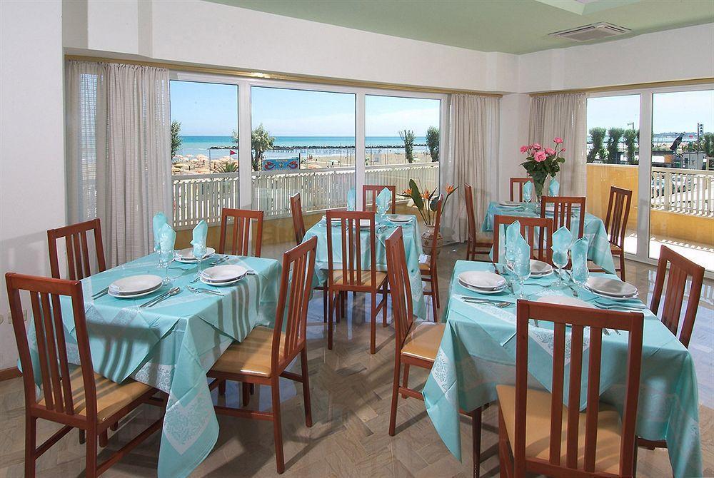 Hotel Carnaby Rimini Exterior photo