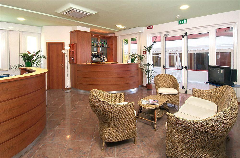Hotel Carnaby Rimini Exterior photo